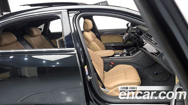Audi A8 2020 — photo 16