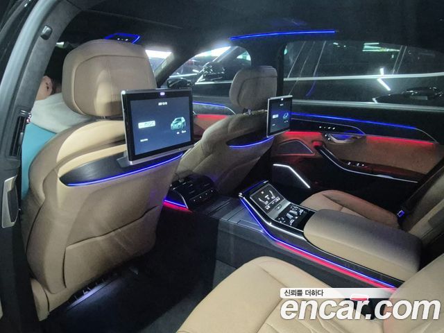 Audi A8 2020 — photo 33