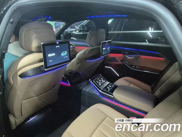 Audi A8 2020 — photo 34