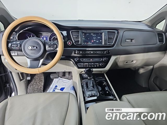 Kia Canival 2016 — photo 5