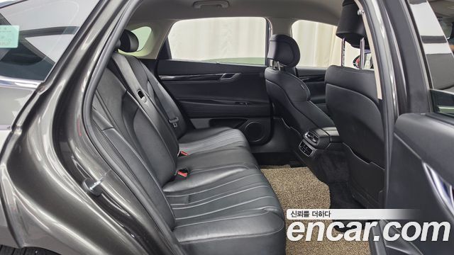 Genesis G80 2022 — photo 17