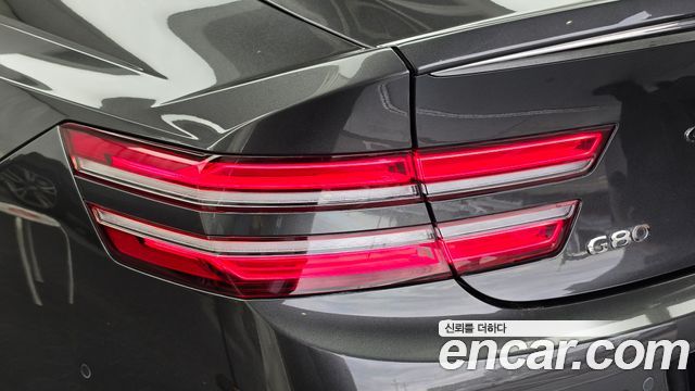 Genesis G80 2022 — photo 9