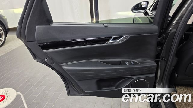 Genesis G80 2022 — photo 15