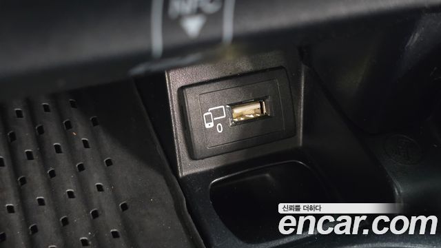 Mercedes-Benz E-Class 2019 — photo 13