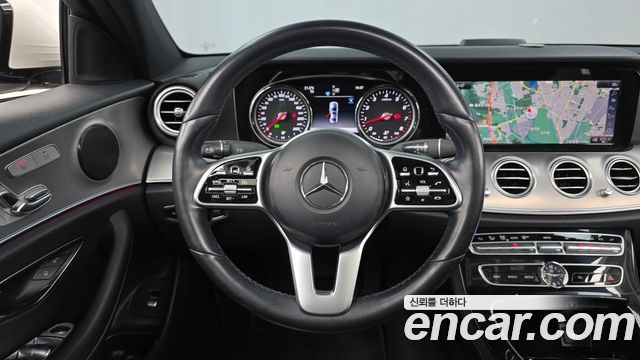 Mercedes-Benz E-Class 2019 — photo 15