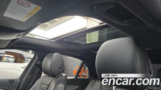 Mercedes-Benz E-Class 2019 — photo 17