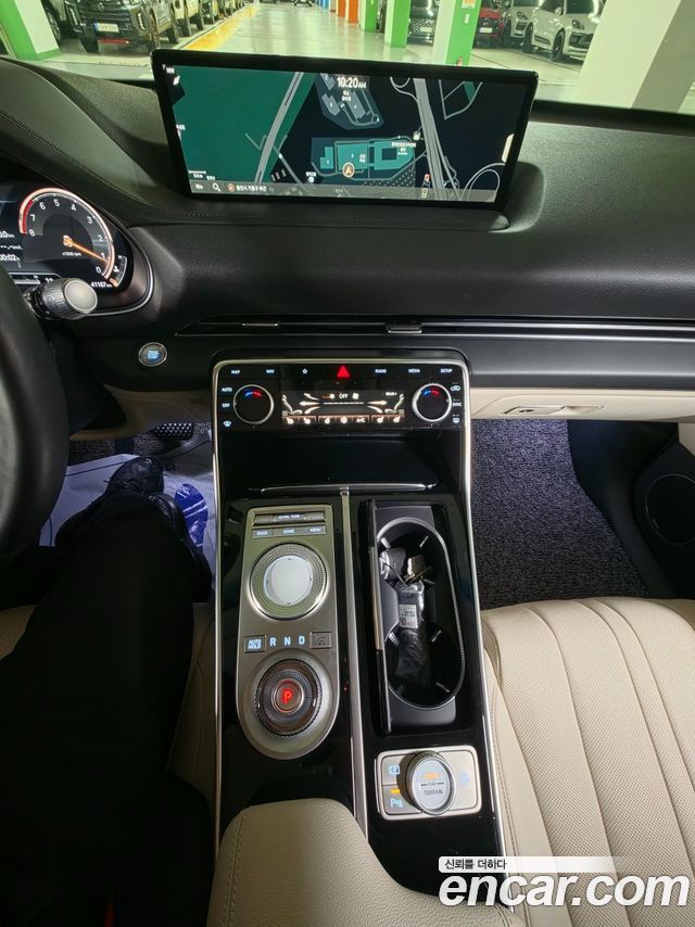 Genesis GV80 2021 — photo 15