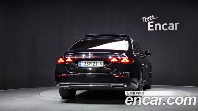 Mercedes-Benz E-Class 2024 — photo 4