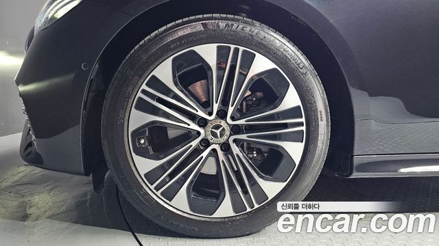 Mercedes-Benz E-Class 2024 — photo 5