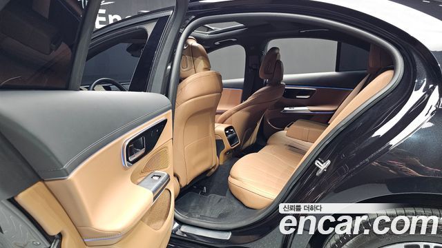 Mercedes-Benz E-Class 2024 — photo 17