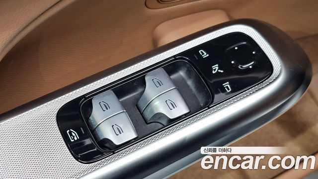 Mercedes-Benz E-Class 2024 — photo 19