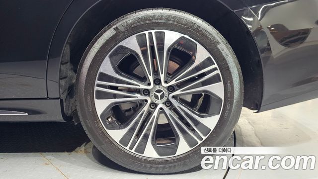 Mercedes-Benz E-Class 2024 — photo 7