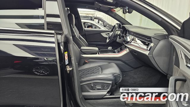 Audi Q8 2020 — photo 11