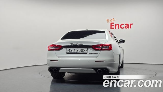 Maserati Quattroporte 2017 — photo 4