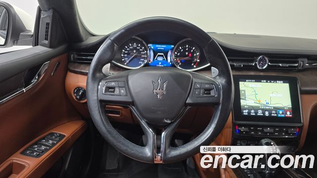 Maserati Quattroporte 2017 — photo 18