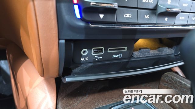 Maserati Quattroporte 2017 — photo 29