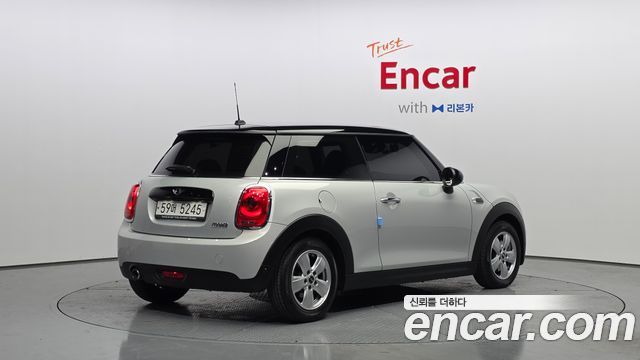 Mini Cooper 2018 — photo 2