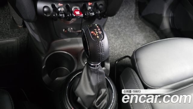 Mini Cooper 2018 — photo 12