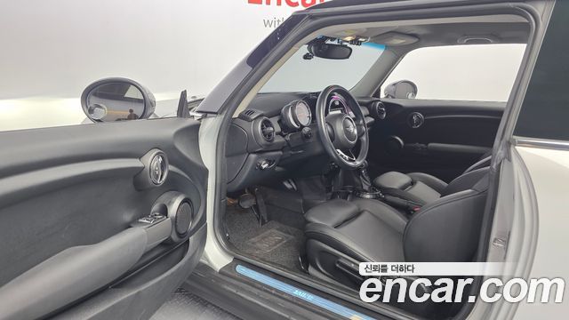 Mini Cooper 2018 — photo 13