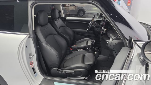Mini Cooper 2018 — photo 17