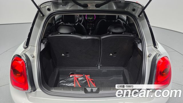 Mini Cooper 2018 — photo 26