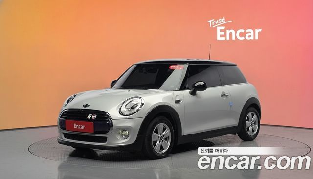 Mini Cooper 2018 — photo 1