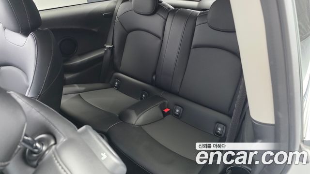 Mini Cooper 2018 — photo 16