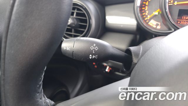 Mini Cooper 2018 — photo 29