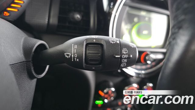 Mini Cooper 2018 — photo 30