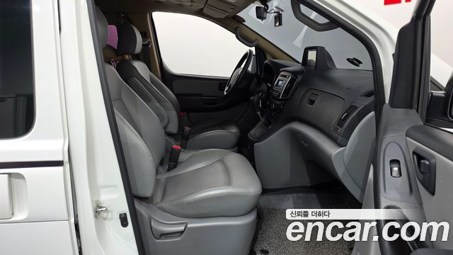 Hyundai Starex 2019 — photo 11