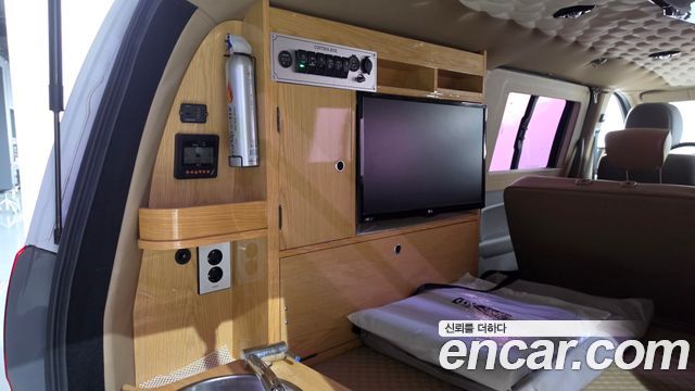 Hyundai Starex 2019 — photo 13