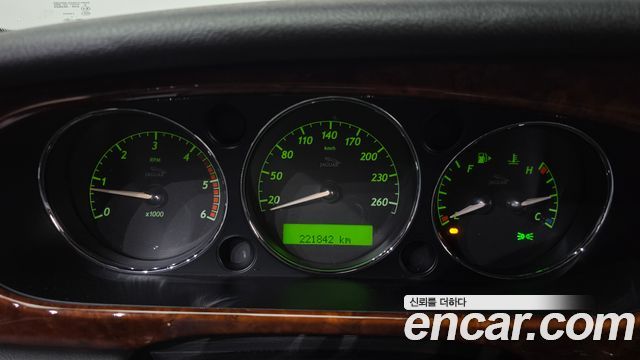 Jaguar XJ 2008 — photo 11