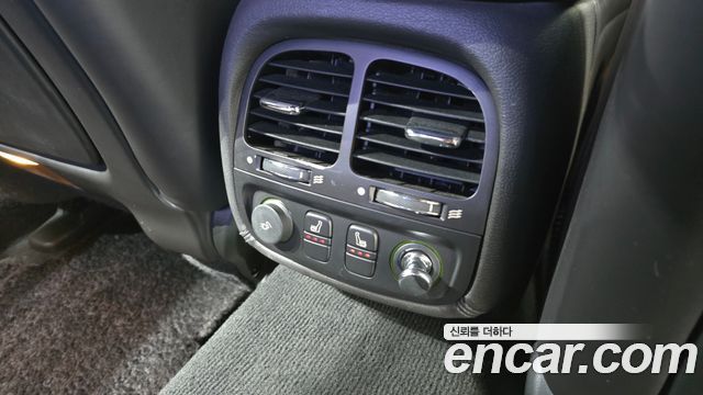 Jaguar XJ 2008 — photo 24