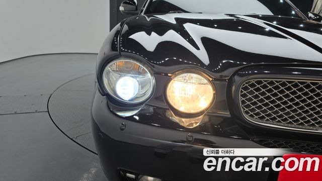 Jaguar XJ 2008 — photo 8