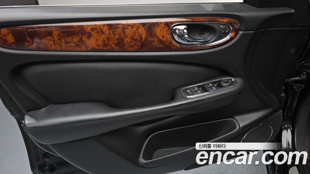 Jaguar XJ 2008 — photo 14