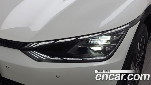 Kia EV6 2023 — photo 8