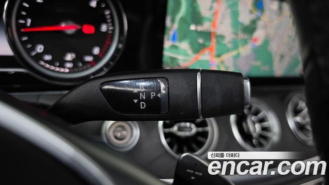 Mercedes-Benz E-Class 2018 — photo 12
