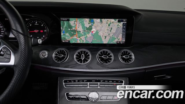 Mercedes-Benz E-Class 2018 — photo 18