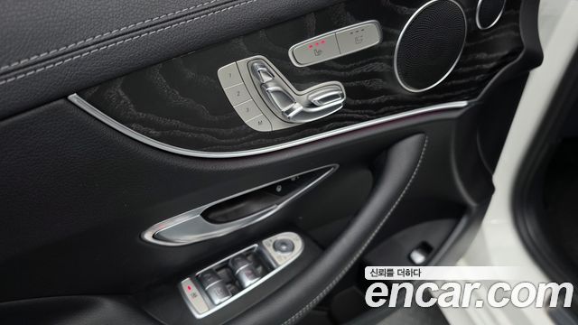 Mercedes-Benz E-Class 2018 — photo 22