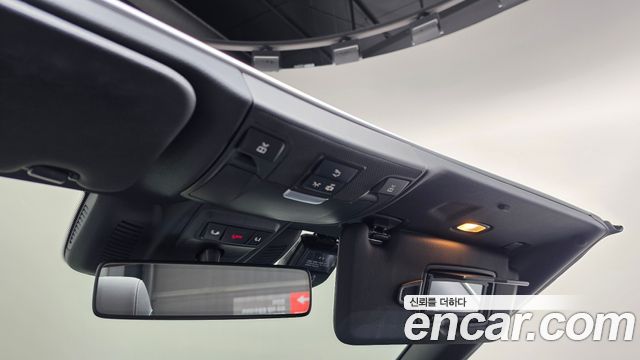Mercedes-Benz E-Class 2018 — photo 24
