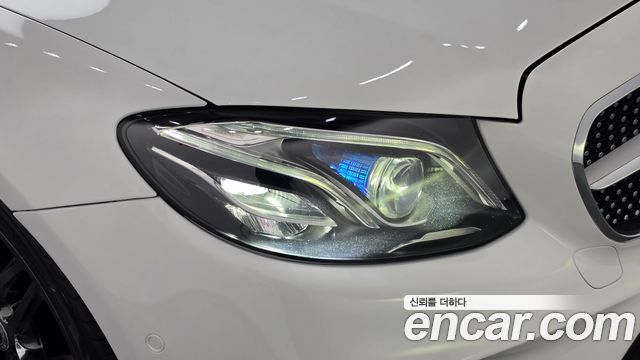 Mercedes-Benz E-Class 2018 — photo 8