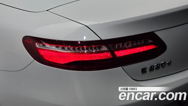 Mercedes-Benz E-Class 2018 — photo 9