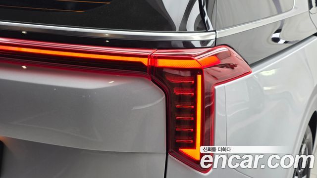 Kia Canival 2025 — photo 9