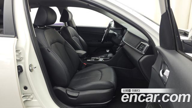 Kia K5 2016 — photo 17