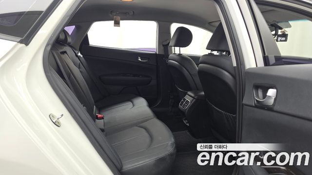 Kia K5 2016 — photo 18