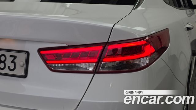 Kia K5 2016 — photo 9