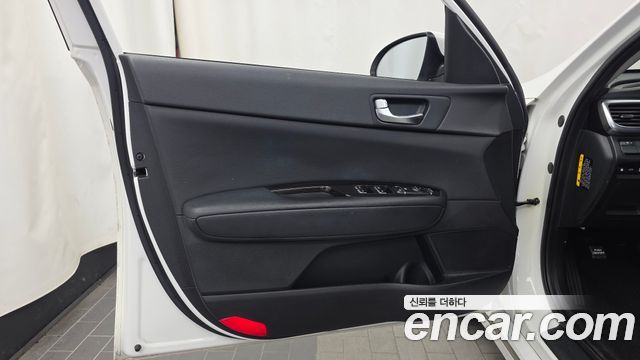 Kia K5 2016 — photo 14