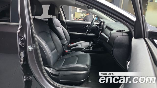 Kia K3 2024 — photo 17