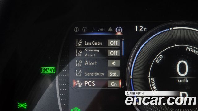 Lexus ES 2019 — photo 34