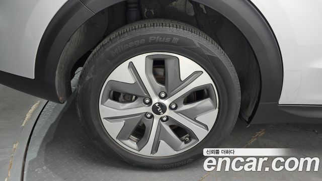 Kia Niro 2023 — photo 5